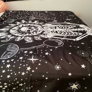 Skull tapestry 💀